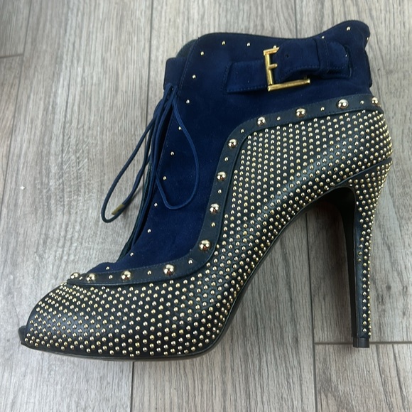 Perfect Alexander McQueen Gold Studded Lace Up Peep Toe Bootie 39 8.5 - Picture 6 of 10
